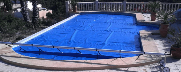 Cuidados y recomendaciones para la instalación y uso de una manta térmica para la piscina